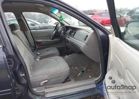 2000 Ford Crown Victoria Police Interceptor from USA, damaged, VIN 2FAFP71W2YX107183